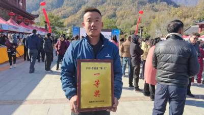 2025年，甘肃省陇南市康县天麻麻王评比及招商会在阳坝召开。三河坝镇斜坡村天麻种